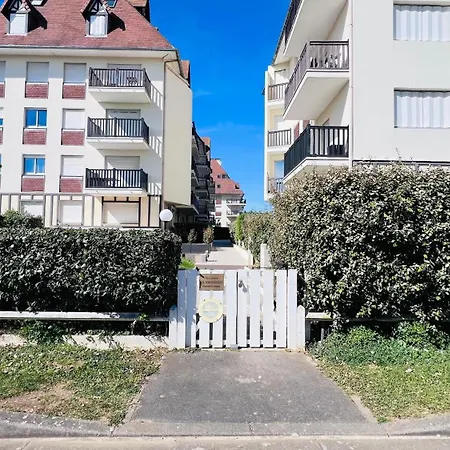 Cabourg-angle Bleu Апартаменты